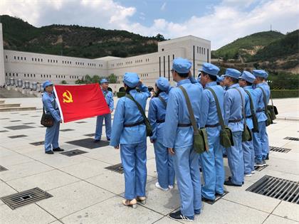 先進代表到延安學(xué)習(xí)1.png